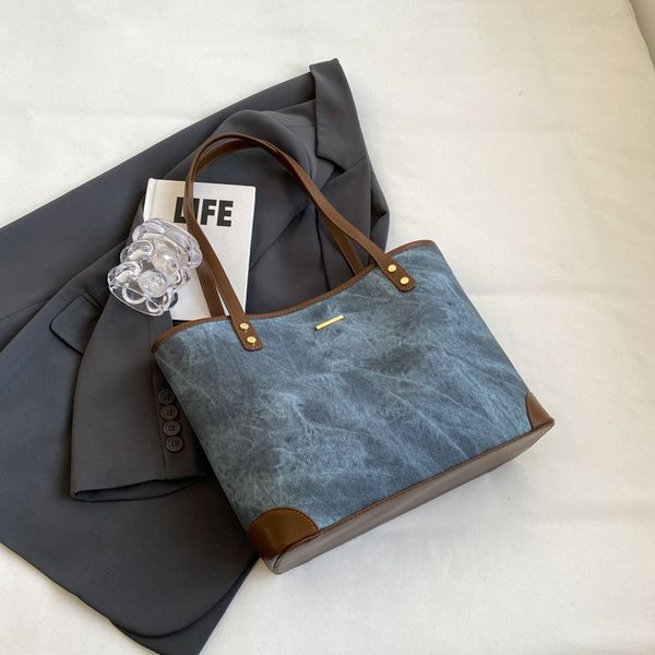 designer bag Free shipping to work commute large capacity women's new autumn and winter fashion Tote simple shoulder bag, Blue
designer bag Free shipping to work commute large capacity women's new autumn and winter fashion Tote simple shoulder bag, Blue