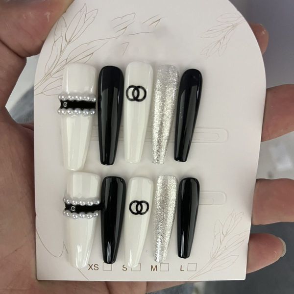 Trendy nail art stickers luxury brands petite and chic style high-end nail accessories, Color#2
Trendy nail art stickers luxury brands petite and chic style high-end nail accessories, Color#2