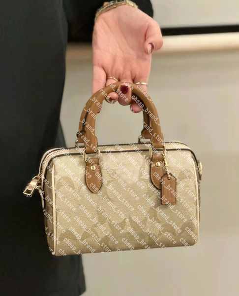 Top designer bags luxury shoulder bags high-quality classic designer pillow bags monogram bags mini single handbag crossbody bags small square bags 01, #khaki white
Top designer bags luxury shoulder bags high-quality classic designer pillow bags monogram bags mini single handbag crossbody bags small square bags 01, #khaki white