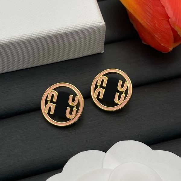 Luxury Earrings Designer Earrings Stud for Women Simple Diamond 18K Gold Plated Letter Earrings 925 Silver Stud Lovers Jewelry Gifts
Luxury Earrings Designer Earrings Stud for Women Simple Diamond 18K Gold Plated Letter Earrings 925 Silver Stud Lovers Jewelry Gifts
