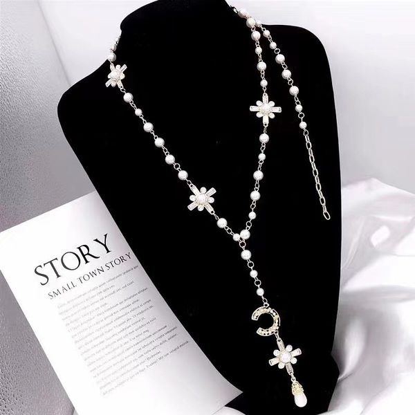 Luxury Designer Necklace Pearl Chain Letter Pendant Necklace Long Chain Fashion Jewelry for Party
Luxury Designer Necklace Pearl Chain Letter Pendant Necklace Long Chain Fashion Jewelry for Party