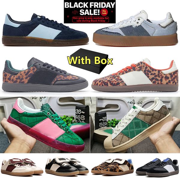 Designer Casual Shoes Mens Womens Sports Sneakers Navy Silver Pink Red Green Brown Blue White Core Black Jogging Walking Shoe OG Trainers Sneaker With Box
Designer Casual Shoes Mens Womens Sports Sneakers Navy Silver Pink Red Green Brown Blue White Core Black Jogging Walking Shoe OG Trainers Sneaker With Box