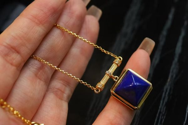 2025 Ins French Retro 925 Sterling Silver Natural Lapis Blue Square Pendant Necklace Long Chain Of Collarbone For Ladies Jewelry Gifts
2025 Ins French Retro 925 Sterling Silver Natural Lapis Blue Square Pendant Necklace Long Chain Of Collarbone For Ladies Jewelry Gifts
