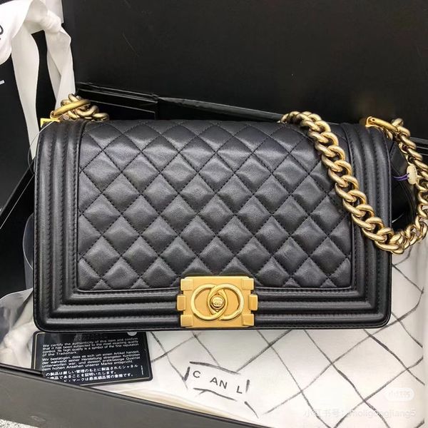 Designer handbag Fashionable Leboy bag women's Crossbody bag classic flip single-shoulder bag black sheepskin bag caviar pattern bag gold and silver chain bag, #16 25cm
Designer handbag Fashionable Leboy bag women's Crossbody bag classic flip single-shoulder bag black sheepskin bag caviar pattern bag gold and silver chain bag, #16 25cm