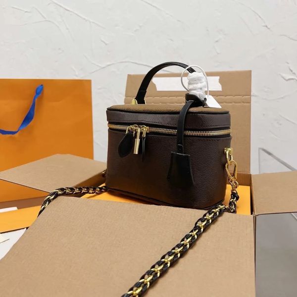 Cosmetic Cases Flip 2025 Fashion New High Quality Real Leather Women 45678218 Designer Handbags Shoulder Messenger Bags, 7_ style
Cosmetic Cases Flip 2025 Fashion New High Quality Real Leather Women 45678218 Designer Handbags Shoulder Messenger Bags, 7_ style