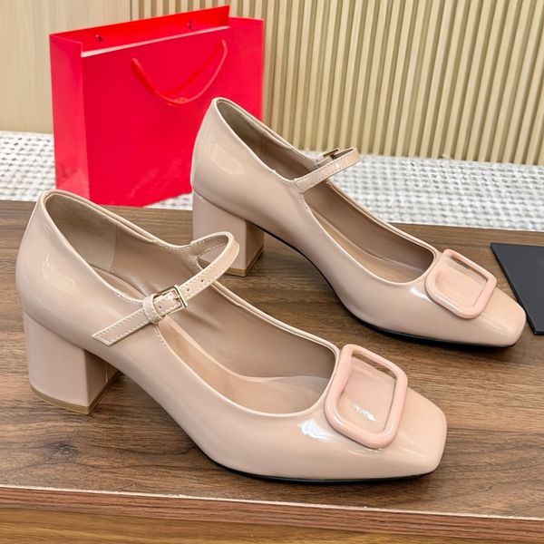 Women's classic sandals luxury designer shoes genuine leather letter high heels outdoor casual beach shoes sexy party shoes formal banquet shoes wedding shoes