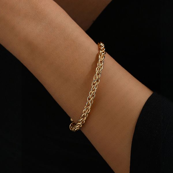 Designer Bracelet Bracelet for Women Twisted Flower Bracelets Gold Bangle Open Bangles Luxury Jewlery Designer for Women Elegant Timeless Gift Premium
Designer Bracelet Bracelet for Women Twisted Flower Bracelets Gold Bangle Open Bangles Luxury Jewlery Designer for Women Elegant Timeless Gift Premium