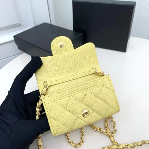 Designer bag light luxury bag double C-buttons caviar pattern single shoulder crossbody genuine leather metal chain classic diamond grid pattern mini high quality, #18
Designer bag light luxury bag double C-buttons caviar pattern single shoulder crossbody genuine leather metal chain classic diamond grid pattern mini high quality, #18