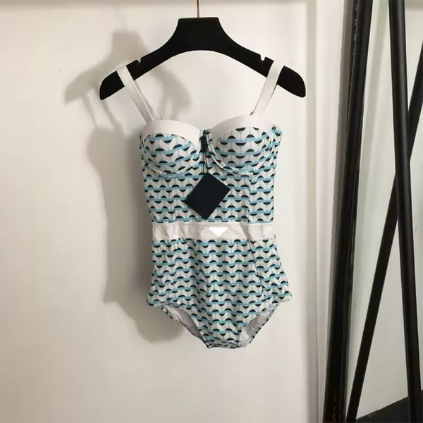 Designer Women Bikini Luxury Swimwear one piece skimss sexy Yoga sports vest Triangle emblem diving suit sexy S, Deep blue
Designer Women Bikini Luxury Swimwear one piece skimss sexy Yoga sports vest Triangle emblem diving suit sexy S, Deep blue