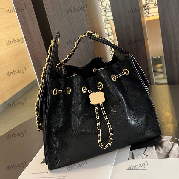 40/30cm Tote Bag Bucket Bag Designer Women's Shoulder Bag Leather Grille Gold Hardware Metal Clasp Mattilas Chain Handheld Crossbody Bag Shopping Bags Makeup Sacoche, Black 30x26cm
40/30cm Tote Bag Bucket Bag Designer Women's Shoulder Bag Leather Grille Gold Hardware Metal Clasp Mattilas Chain Handheld Crossbody Bag Shopping Bags Makeup Sacoche, Black 30x26cm