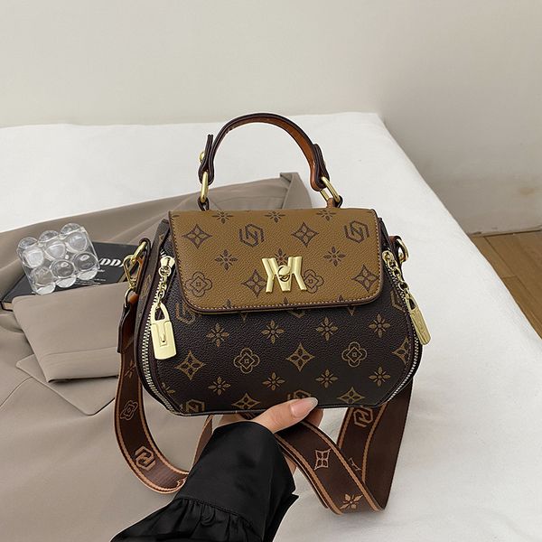 Designer bag Free shipping new women's versatile printed hand-held stylish tote bag, single-shoulder crossbody bag 2025, White
Designer bag Free shipping new women's versatile printed hand-held stylish tote bag, single-shoulder crossbody bag 2025, White