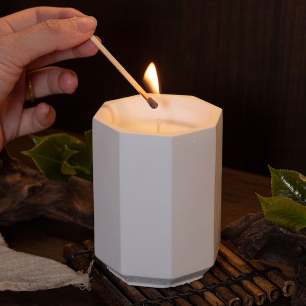 Soy Wax Aromatherapy Candle with Smokeless Scented Oils for Home Decor - Creative Handmade Gift
Soy Wax Aromatherapy Candle with Smokeless Scented Oils for Home Decor - Creative Handmade Gift