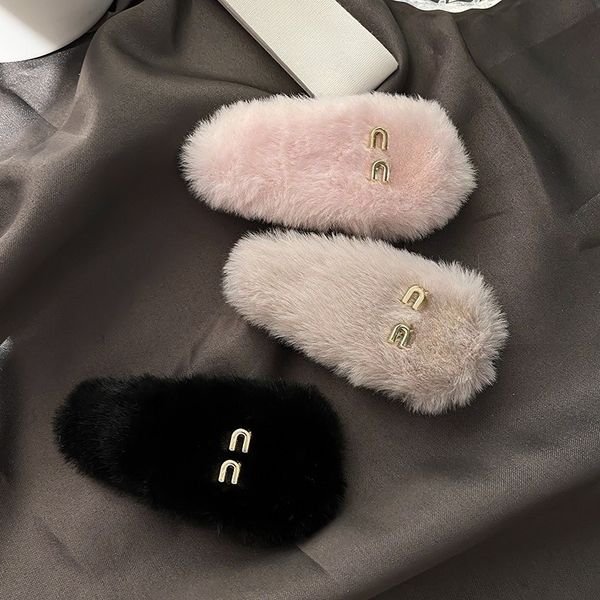 Women Designer Hair Clips Letter Designer Barrettes Fashion Leather Hairjewelry Women Hairpin Fashion Accessories
Women Designer Hair Clips Letter Designer Barrettes Fashion Leather Hairjewelry Women Hairpin Fashion Accessories