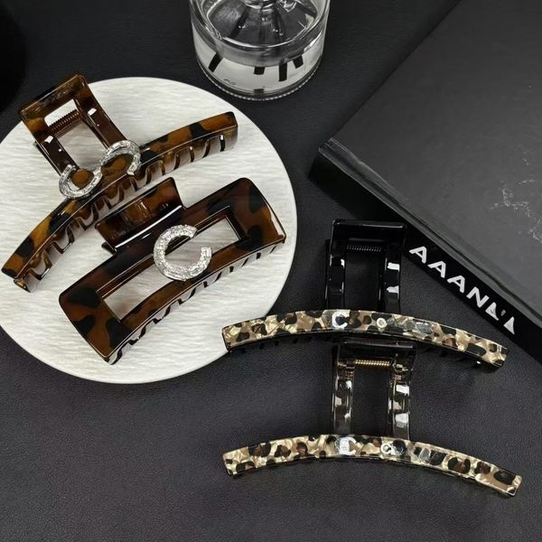 Luxury Barrettes Designer Letter Hairpin High Quality Classic Hairclips Shark Hairpin Hair Clips Hair Accessories
Luxury Barrettes Designer Letter Hairpin High Quality Classic Hairclips Shark Hairpin Hair Clips Hair Accessories