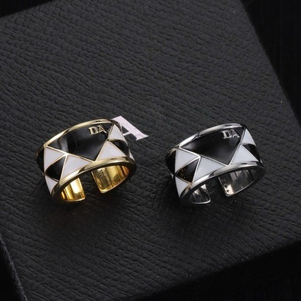 Open Ring Designer Band Rings Triangle Letter Rings Mens Womens Couple Rings Elegant Fashion Hip-hop Style Jewelry High-quality
Open Ring Designer Band Rings Triangle Letter Rings Mens Womens Couple Rings Elegant Fashion Hip-hop Style Jewelry High-quality