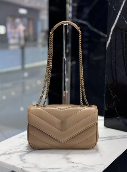 047 Elegant Travel …