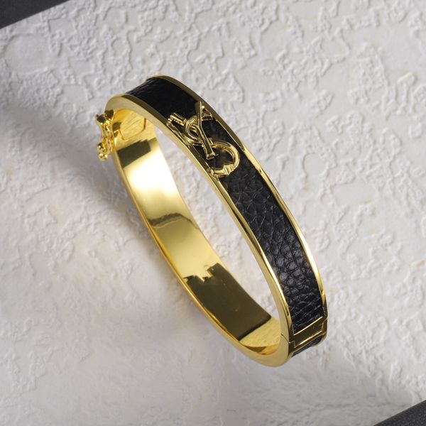 Luxury couple, high-end and stylish men's and women's stainless steel bracelets, preferred for parties and travel-0254
Luxury couple, high-end and stylish men's and women's stainless steel bracelets, preferred for parties and travel-0254