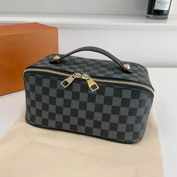 Designer Bag Tote Bag Shoulder Bag Luxury Bag Purse Crossbody Bag Classic Minimalist Women's High-Quality Leather New Moon Bag, 2#
Designer Bag Tote Bag Shoulder Bag Luxury Bag Purse Crossbody Bag Classic Minimalist Women's High-Quality Leather New Moon Bag, 2#