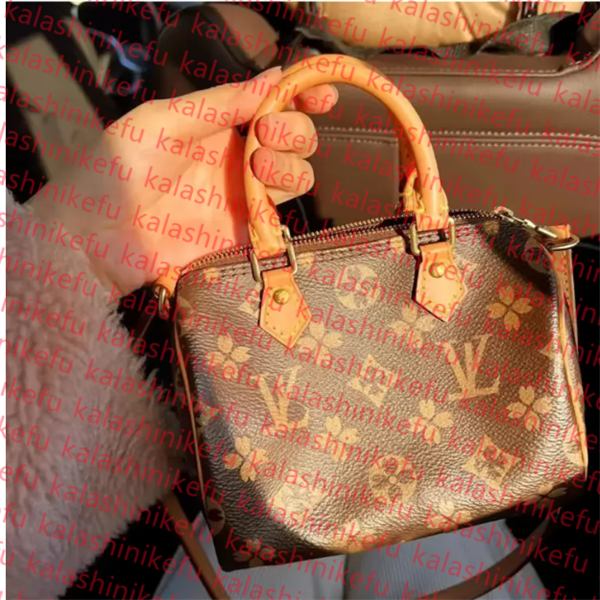 Top Designer Mini Nano 16cm Shoulder Bag Women Leather Denim Crossbody Luxury Brand Embossed Tote Purse Brown Flower Handbag Makeup bag, 7#
Top Designer Mini Nano 16cm Shoulder Bag Women Leather Denim Crossbody Luxury Brand Embossed Tote Purse Brown Flower Handbag Makeup bag, 7#