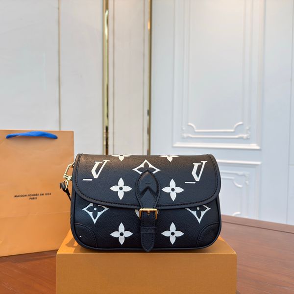 designer bag Luxury bag Brook Baguette bag Shoulder Bags purse woman bag new design bag leather Wandering bag new fashion handbag Retro Handheld Crossbody 91, @~17
designer bag Luxury bag Brook Baguette bag Shoulder Bags purse woman bag new design bag leather Wandering bag new fashion handbag Retro Handheld Crossbody 91, @~17