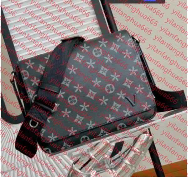 Handbags Men Leather TRIO Messenger Bags Luxury Shoulder Bag Make up Bags Designer Handbag Luxurys designers Mens Shoulder Bags, 4#
Handbags Men Leather TRIO Messenger Bags Luxury Shoulder Bag Make up Bags Designer Handbag Luxurys designers Mens Shoulder Bags, 4#