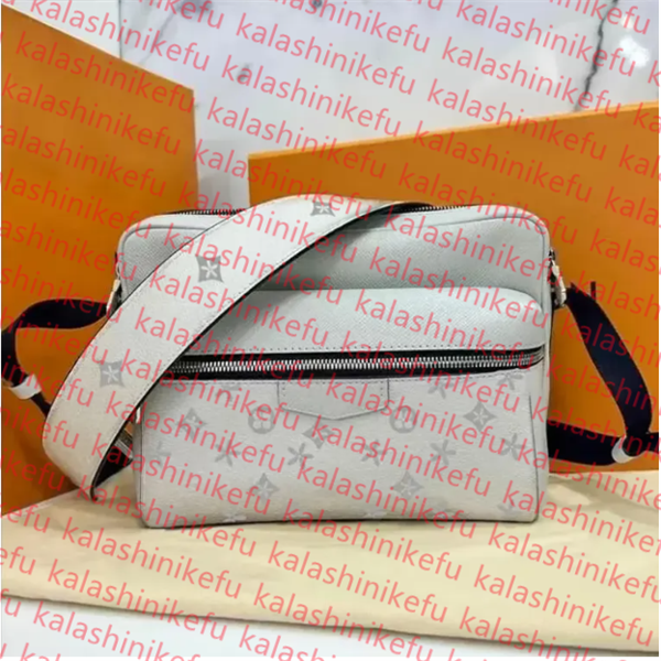 briefcase Handbags Men Leather Outdoor Messenger Bags Avenue Sling Bags Luxury Shoulder Bag Designer Handbag Tote Man's camera bags Bright colors sport 25.5 cm, 6#
briefcase Handbags Men Leather Outdoor Messenger Bags Avenue Sling Bags Luxury Shoulder Bag Designer Handbag Tote Man's camera bags Bright colors sport 25.5 cm, 6#