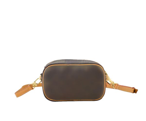 Chic Womans Multipl…