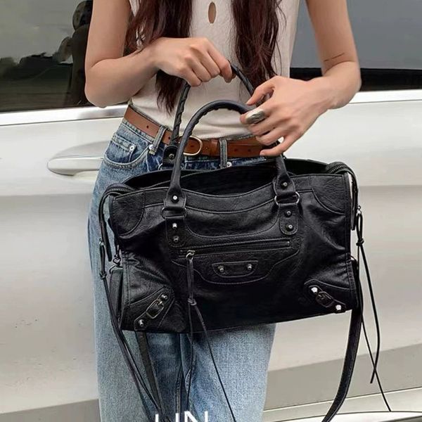 Hot shoulder crossbody bag Le city bags women black white fashion soft grey leather luxury simple y2k girl street sac popular te196 designer handbag