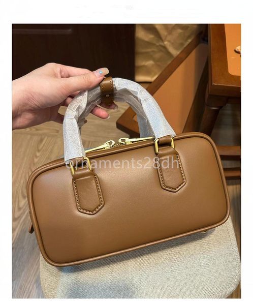 Designers bag shoulder bag small tote bag Lady fashion handbags wallets purse mini bag designer bag handbag high quality Mini Boston Bag women fashion crossbody bag, Pink
Designers bag shoulder bag small tote bag Lady fashion handbags wallets purse mini bag designer bag handbag high quality Mini Boston Bag women fashion crossbody bag, Pink