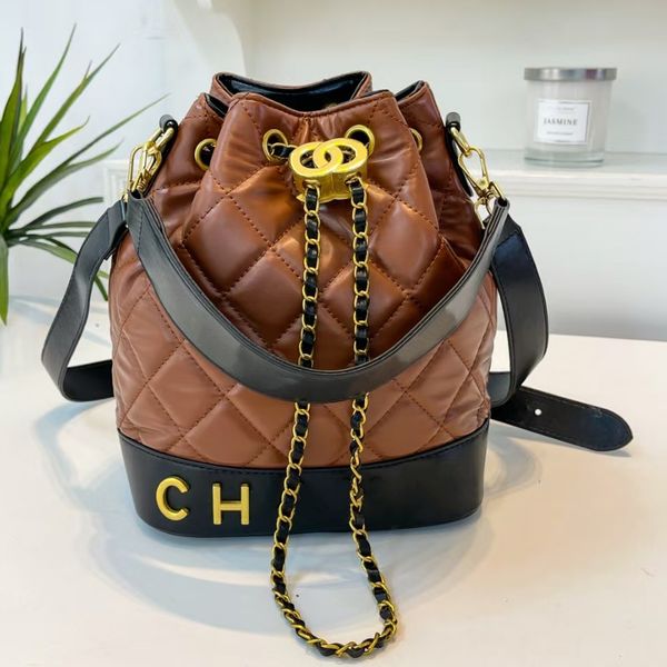 Designer bag Quilted Lambskin Luxury bag Bucket bag Winter BLACK bag Chain Leather Good-looking bag High-quality and comfortable Shoulder bag, #3-25cm*21cm*15cm
Designer bag Quilted Lambskin Luxury bag Bucket bag Winter BLACK bag Chain Leather Good-looking bag High-quality and comfortable Shoulder bag, #3-25cm*21cm*15cm