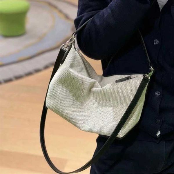 High quality designer wallet Leather Lunch Box Bag Dumpling Single Shoulder Crossbody Cowhide Hand-held Baguette Versatile for Canvas Commuting Women 
High quality designer wallet Leather Lunch Box Bag Dumpling Single Shoulder Crossbody Cowhide Hand-held Baguette Versatile for Canvas Commuting Women