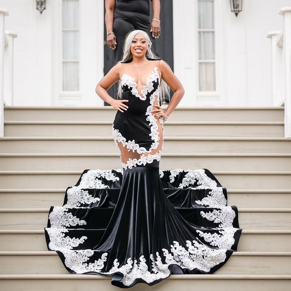 Sexy Black Prom Dresses Appliqued Sheer Neck Party Gowns Mermaid Evening Dress Customized Vestidos De Gala