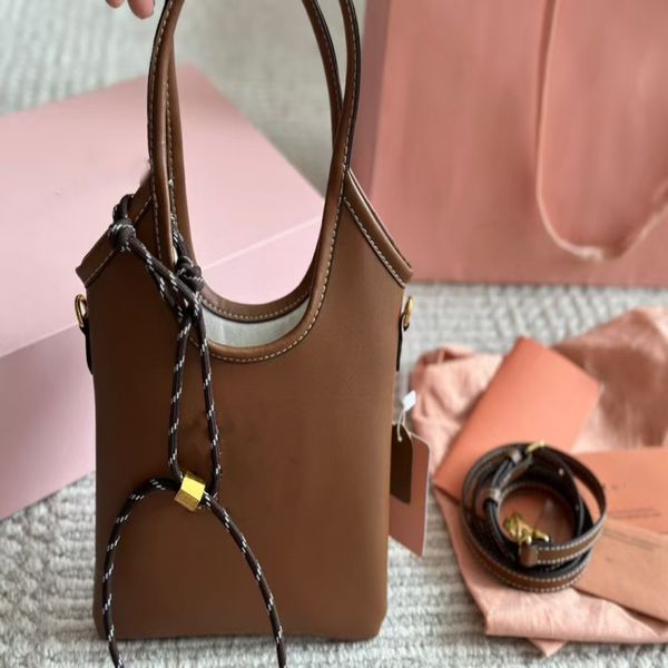 2025 women designer bag shoulder bags woman plain purses letter Leather, Brown
2025 women designer bag shoulder bags woman plain purses letter Leather, Brown