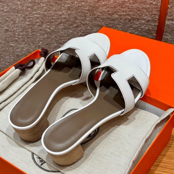Brand Designer Sandals Women Shoes Gunuine Leather Slipper High Heel Sandal Classic Flat Slides Beach Low Heel Slipper Summer Slippers Sizes 35-43, Color5
Brand Designer Sandals Women Shoes Gunuine Leather Slipper High Heel Sandal Classic Flat Slides Beach Low Heel Slipper Summer Slippers Sizes 35-43, Color5