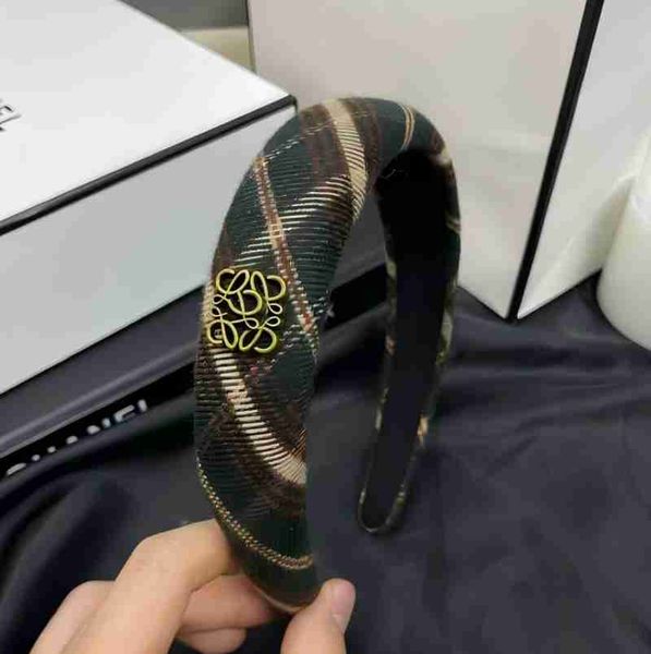 Fashion Luxury Designer Letter Headbands Hair band For Women Elastic Headband Head Wrap High Quality Accessory
Fashion Luxury Designer Letter Headbands Hair band For Women Elastic Headband Head Wrap High Quality Accessory