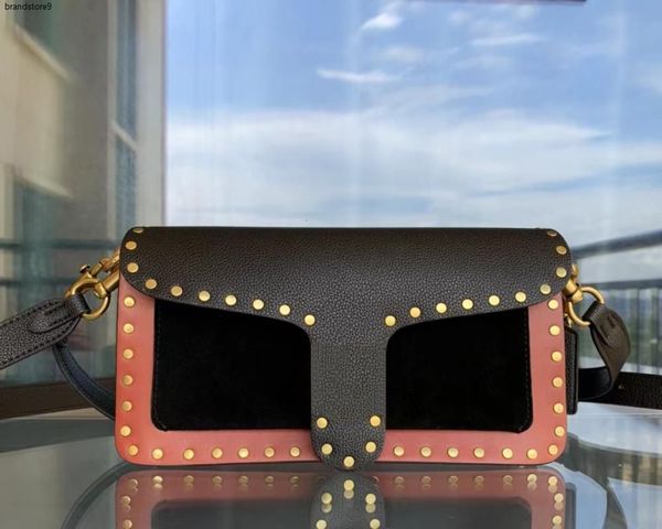 Stylish Ladies' Designer Leather Tote - urious Hand-Tied Underarm Bag for Versatile Wear, Gold
Stylish Ladies' Designer Leather Tote - urious Hand-Tied Underarm Bag for Versatile Wear, Gold