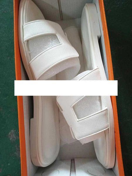 2025 Family Slippers Womens Bottom Summer New Outwear Square Headed Leather Flat Heels H Trawl Net Red Beach One word Cool X3KH