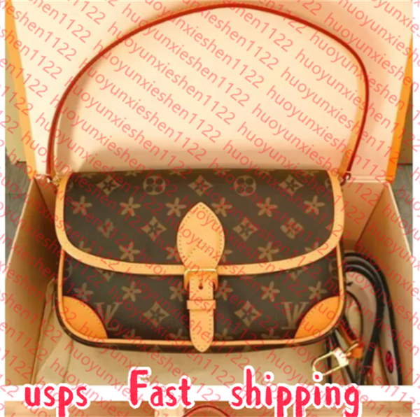 Luxurys designer bag Fashion women shoulder bag Postman Baguette bag Women Satchel Shoulder Clutch Cross body Luxury hobo Chain handbag Bucket diane, Brown
Luxurys designer bag Fashion women shoulder bag Postman Baguette bag Women Satchel Shoulder Clutch Cross body Luxury hobo Chain handbag Bucket diane, Brown