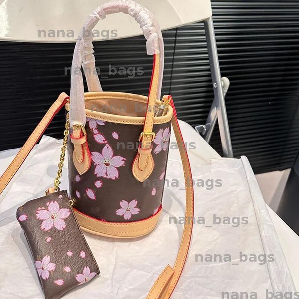 Sakura women Crossbody Bags Messenger Purse Flower Luxurys Designers Bags Handbag Wallets Bag Card Holder pouch Laptop Bag with Coins Bag 17CM BFD2502268, Brown
Sakura women Crossbody Bags Messenger Purse Flower Luxurys Designers Bags Handbag Wallets Bag Card Holder pouch Laptop Bag with Coins Bag 17CM BFD2502268, Brown