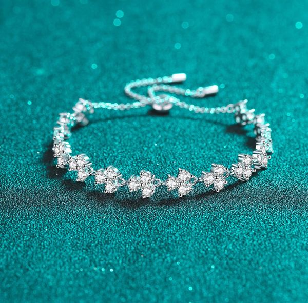 925 Sterling Silver Lucky Clover Moissanite Adjustable Bracelet with PT950 Platinum Plating for Women - Wholesale Jewelry
925 Sterling Silver Lucky Clover Moissanite Adjustable Bracelet with PT950 Platinum Plating for Women - Wholesale Jewelry