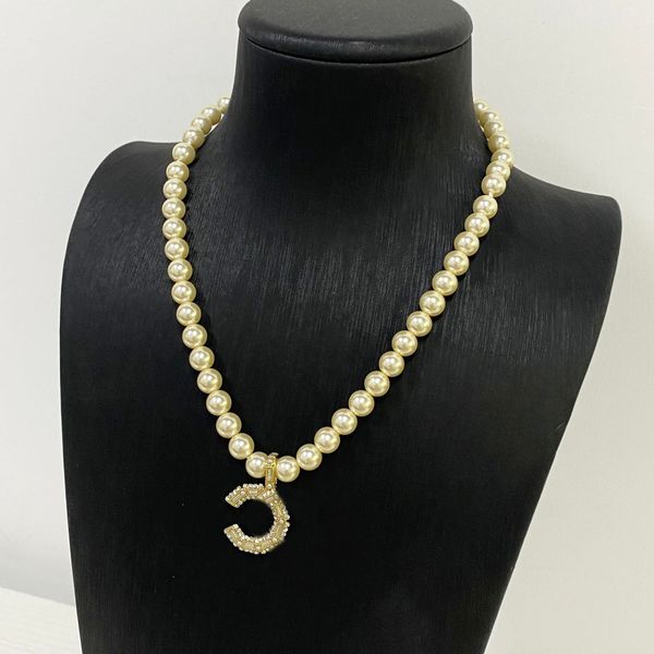 Elegant Pearl Necklace for Women Letter Pendant Chain gold Plated Necklace Wedding Party Gift Designer Luxury Jewelry
Elegant Pearl Necklace for Women Letter Pendant Chain gold Plated Necklace Wedding Party Gift Designer Luxury Jewelry