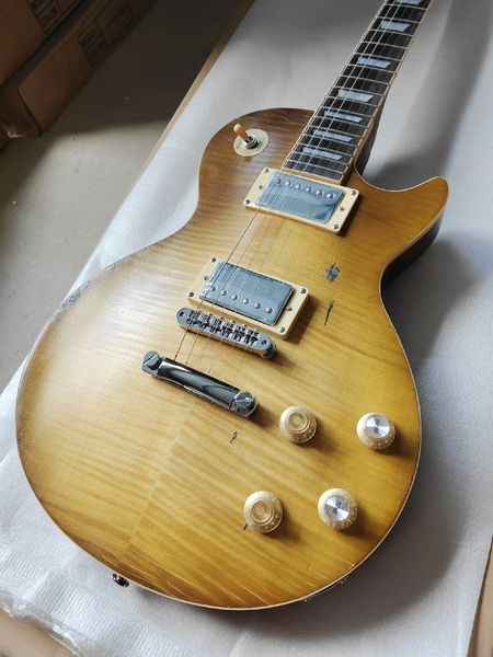 Vintage Relic LP Single-Cut: Flame Maple Sunburst, Cream/Black Humbuckers, Tune-O-Matic
Vintage Relic LP Single-Cut: Flame Maple Sunburst, Cream/Black Humbuckers, Tune-O-Matic