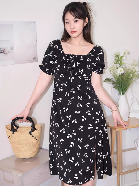 Plus size, French retro bubble sleeve floral dress with feminine temperament, waist cinching and slimming mid length style 3415, Black
Plus size, French retro bubble sleeve floral dress with feminine temperament, waist cinching and slimming mid length style 3415, Black