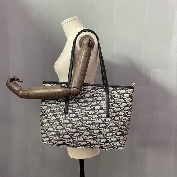 Designer bag High-Q shoulder Bags Fashionable Classic Luxury Bags Handbags Crossbody Bags Leather Free Shipping and Fashionable Fashion Bags, #14
Designer bag High-Q shoulder Bags Fashionable Classic Luxury Bags Handbags Crossbody Bags Leather Free Shipping and Fashionable Fashion Bags, #14