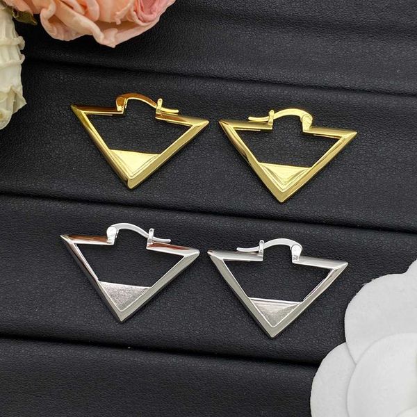 18K Gold Plated Triangle Designer Hoop Women Letter Geometric Luxury Women Earrings Wedding Jewelry
18K Gold Plated Triangle Designer Hoop Women Letter Geometric Luxury Women Earrings Wedding Jewelry