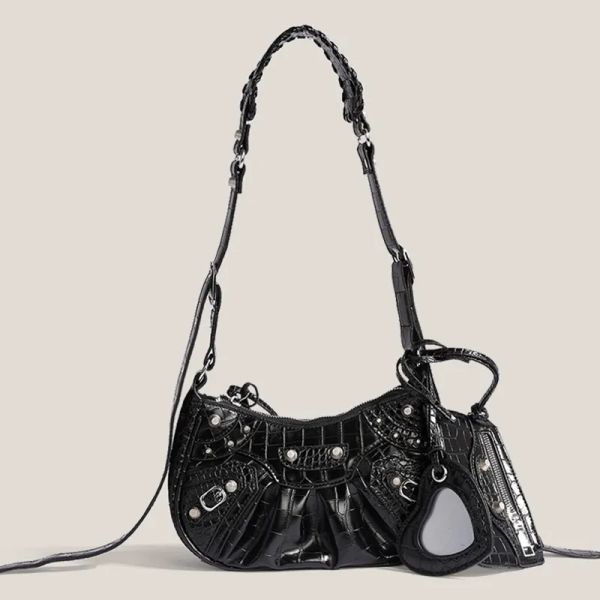 Designer bag Shoulder Bag Luxury Bag Crossbody bag Designer Purse Fashionable motorcycle bag underarm bag rivet tassel high-end pleated bag single shoulder bag, Black
Designer bag Shoulder Bag Luxury Bag Crossbody bag Designer Purse Fashionable motorcycle bag underarm bag rivet tassel high-end pleated bag single shoulder bag, Black