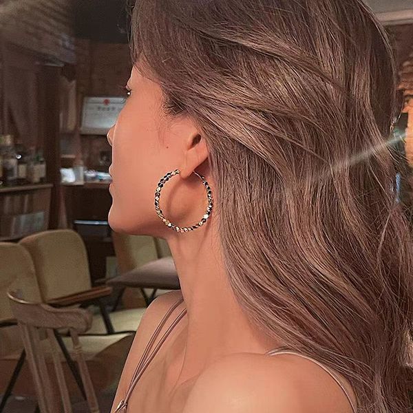 Gold Hoop Earrings Designer for Women Jewelry Broken silver Irregular large circle Hoop Stud Earrings Bijoux Luxe 28mm/38mm/40mm 
Gold Hoop Earrings Designer for Women Jewelry Broken silver Irregular large circle Hoop Stud Earrings Bijoux Luxe 28mm/38mm/40mm