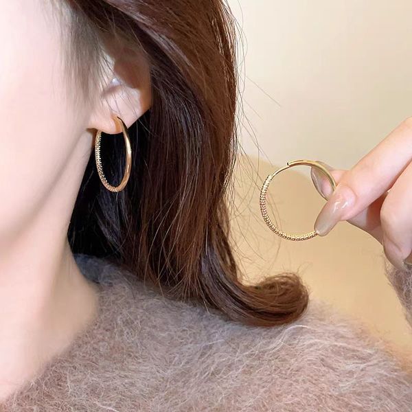 Gold Hoop Earrings Women Jewelry 14k Gold Car Flower Thin Circle Earring Designer Large Hoop Stud Earrings for Women 30MM
Gold Hoop Earrings Women Jewelry 14k Gold Car Flower Thin Circle Earring Designer Large Hoop Stud Earrings for Women 30MM