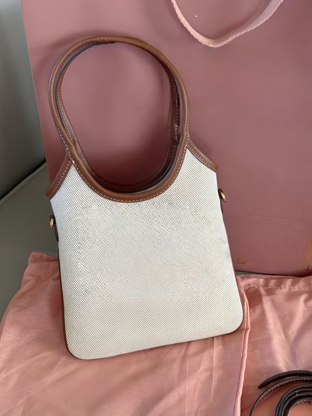 Designer handbag Women's canvas leather crossbody bag Luxury brand classic shoulder bag Schoolbag Computer bag Office bag Travel shopping bag, 3#box
Designer handbag Women's canvas leather crossbody bag Luxury brand classic shoulder bag Schoolbag Computer bag Office bag Travel shopping bag, 3#box