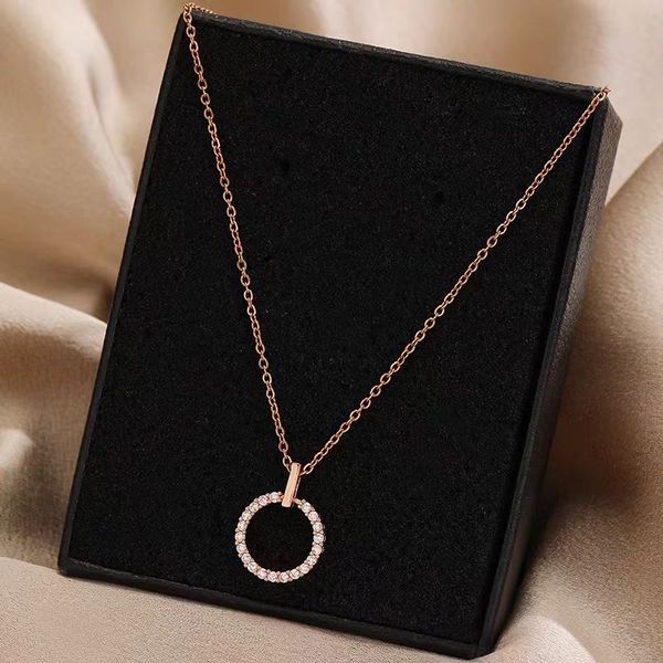 Women Necklace Designer Titanium Steel 18K Plated Gold Paved Circle Pendant Necklaces for Women Bijoux Luxe Diamond Necklaces
Women Necklace Designer Titanium Steel 18K Plated Gold Paved Circle Pendant Necklaces for Women Bijoux Luxe Diamond Necklaces